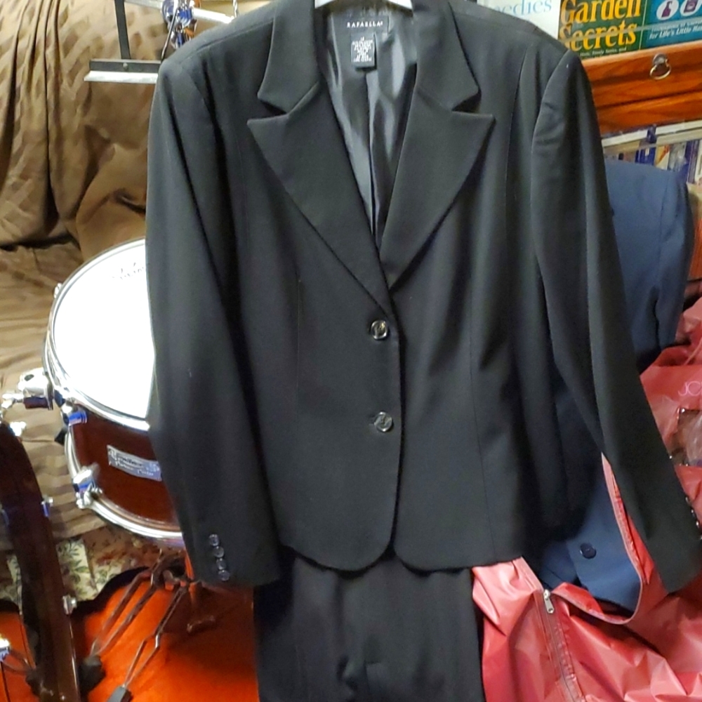 Pant suit
